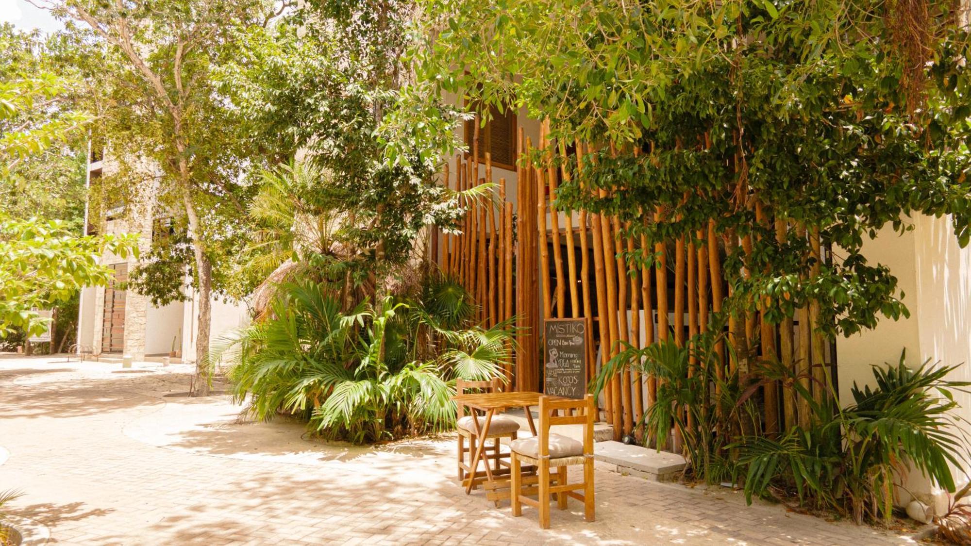 Koos Tulum Hotel Buitenkant foto
